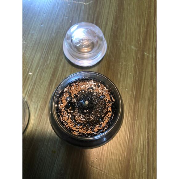 Yankee Candle NEW Peppermint Bark and Balsam & Cedar 3.7oz. Candles - Picture 4 of 5